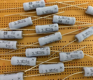 Resistencia de película de óxido de metal 3,3 kΩ 3 k3 ohmios 5 W 5 % Panasonic serie ERG varias cantidades - Imagen 1 de 1