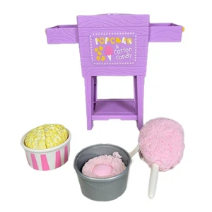 Carro de palomitas de maíz y algodón de azúcar American Girl Wellie Wishers con algunos accesorios  - Imagen 1 de 10