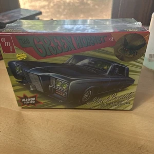 AMT*Green Hornet & Kato Black Beauty*1:25 Model Kit *Factory Sealed* w/Figures* - Picture 1 of 11