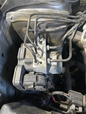 16 17 18 ACURA RDX ABS Pump Anti-lock Brake - Image 1 of 3
