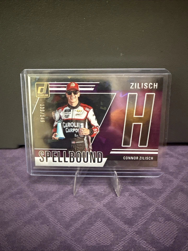 2025 Panini Donruss Nascar - Spellbound Connor Zilisch #40 Purple Ice /149 "H" Foto 1 de 3
