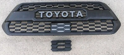 2016 2018 2019 2022 TOYOTA TACOMA TRD FRONT BUMPER GRILLE OEM  - Image 1 of 4