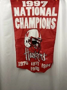 Vintage 1997 University Of Nebraska Lincoln Cornhuskers Championship Garden Flag - Picture 1 of 12