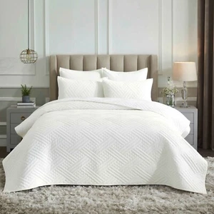 Karina Cotton Velvet Textured Geometric Lightweight Quilt and Sham Set - Picture 1 of 50