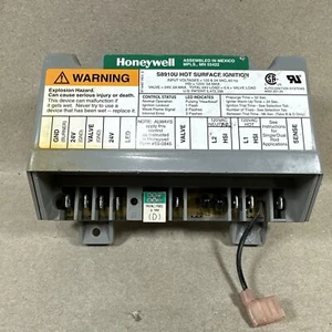S8910U 1000 Honeywell Hot Surface Ignition Control Module. (SP22) - Picture 1 of 6
