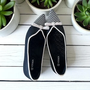 Vivaia spitz zulaufende Strick Kitten Heels schwarz elfenbein mit Schleifen (Originalbesitzer) Gr.10 - Bild 1 von 6