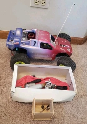 vintage team associated rc10 Gt with extras untested - Image 1 of 4