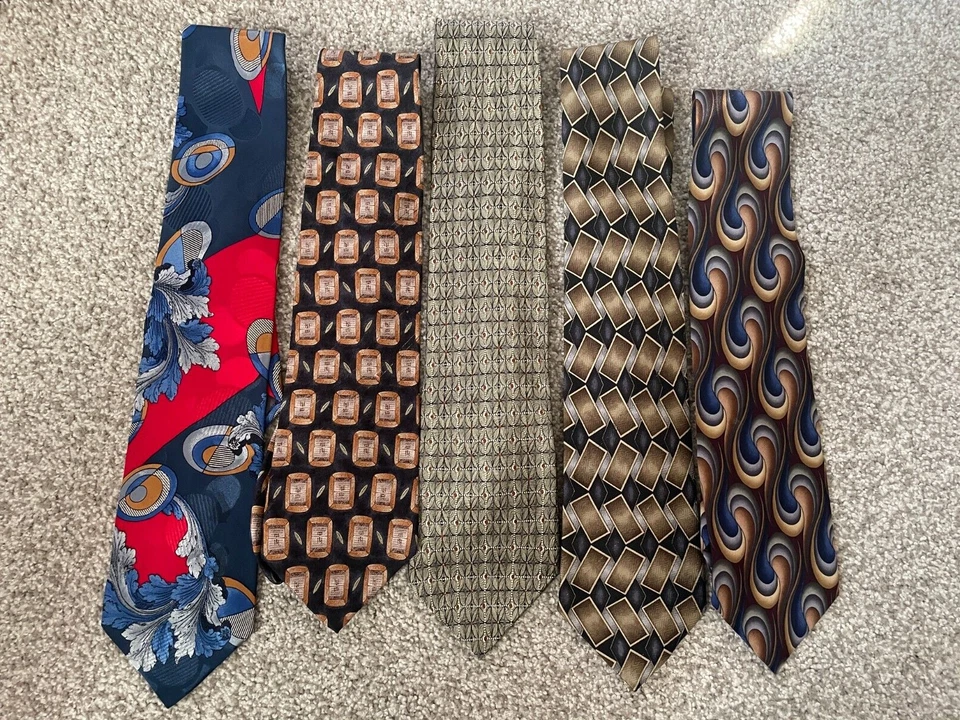Lote de 5 Corbatas de Diseñador Hombre Marrón, Azul, Rojo Patrones y Colores Foto 1 de 4
