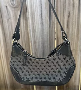 Bolso de mano pequeño Dooney and Bourke, buen estado - Imagen 1 de 7