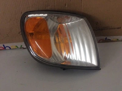 01 02 03 TOYOTA SIENNA RIGHT PASSENGER CORNER LIGHT OEM MARKER LIGHT - Image 1 of 2