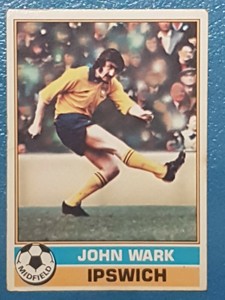 Topps Football Card 1977  Red Back. John Wark Ipswich Town No. 328