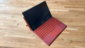 Microsoft Surface Pro 7 i5 8GB RAM, 256GB SDD, Type cover keyboard & Surface Pen - Photo 1/18