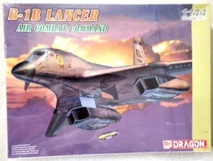 Dragon Warbird Series #4587 B-1B LANCER Air Combat Model Plane Kit 1:144 Sigillato - Foto 1 di 9