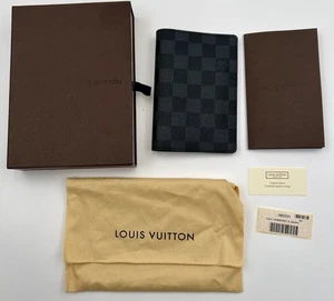 NEU Louis Vuitton Reisepasshülle Couverture Passport NM N64411 Damier Graphite - Bild 1 von 8