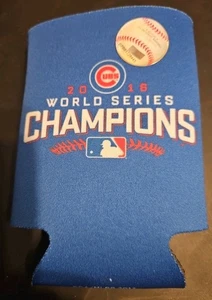 Chicago Cubs Serie Mundial 2016 Oficial Can Cozy - Imagen 1 de 3
