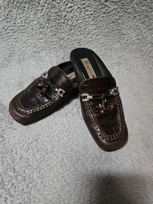 Brighton Astrid Mules Borlas Firma Tono Plateado Hardware Preppy Clásico 7M Foto 1 de 4