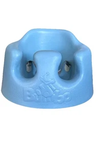 Asiento de piso para bebé Bumbo con arnés ajustable, azul bebé - Imagen 1 de 1