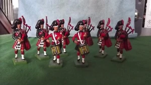 6 Black Watch Pipers & 2 Drummers from WM Brittan VGC Un Boxed - Picture 1 of 3