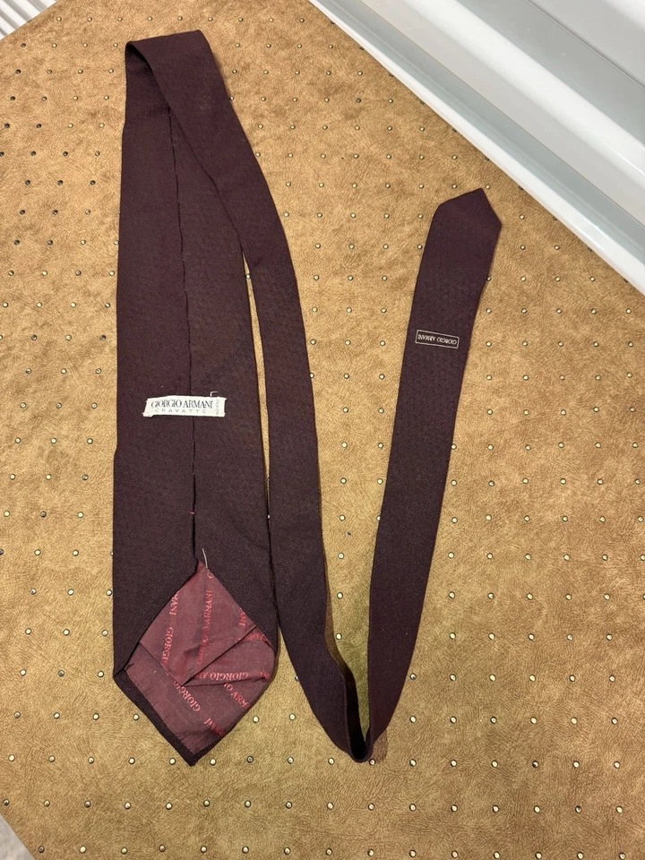 Corbata Giorgio Armani patrón tejido borgoña vintage ropa de hombre corbata de seda pura Foto 1 de 4