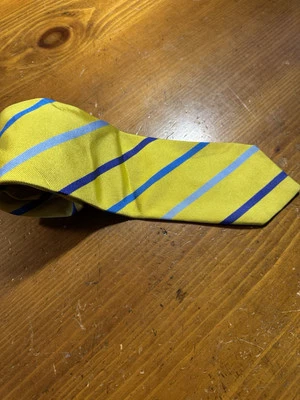 Corbata de seda amarilla Allea Milano con rayas Foto 1 de 3