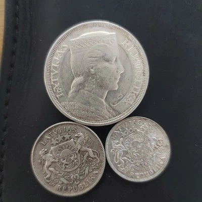 Latvia Silver  5 Lati 1929 / 2 Lati 1925/1 Lats 1924/.#575o - Image 1 of 4