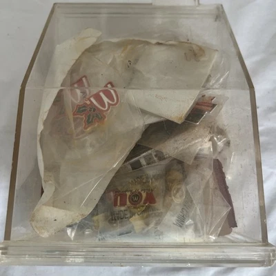 McDonald’s Fast Food Pins Lot: Vintage, Rare, Years of Service, Tons Of Pins - Image 1 of 4