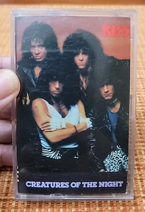 Vtg KISS Album CREATURES OF THE NIGHT Cassette PAPER LABELS Tape - Bild 1 von 7
