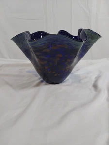 Manchado azul cobalto vintage. Jarrón/tazón de vidrio soplado a mano con volantes.  Grande 7 X 11 - Imagen 1 de 6