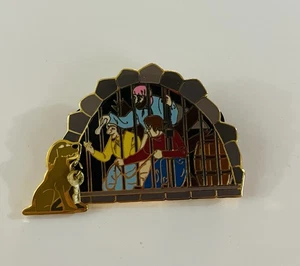 Pirates of the Caribbean Jail Scene Dog with Key Disney Pin - Picture 1 of 1