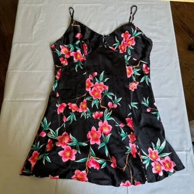 Vestido Floral Victoria's Secret Años 90 Babydoll Seda Sin Mangas Negro Floral Mini Tanque Foto 1 de 4