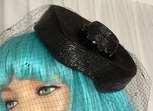 vintage Black glossy straw Pillbox hat Mod GoGo cocktail Mr John 60s fascinator - Picture 1 of 7