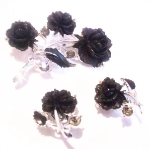 Vintage Mid Century Silver Tone Black Carved Rose Brooch and Clip Earring Demi - Bild 1 von 4