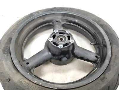 Задний обод колеса 98-06 Suzuki Katana GSX 600 750 ПРЯМОЙ (без шины) 17 дюймов x 4,50 - Изображение 1 из 4