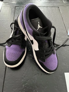 Nike Air Jordan 1 Retro Low Top Court lila schwarz weiß 553560-125 Jugend 5Y - Bild 1 von 4