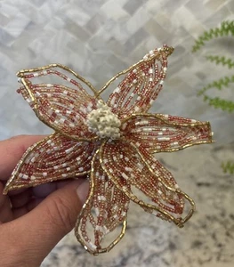 Wunderschöne PIER 1 Perlen Blume Serviettenringe Halter 5er Set Esszimmer Gastgeberin LESEN - Bild 1 von 18