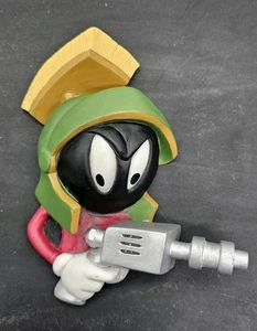 Commando Marvin Wall Plaque Figurine 1997 – #2252/2500 – WB Store Looney Tunes - Picture 1 of 7