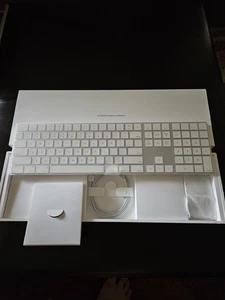 Klawiatura Apple Magic 2 w\ klawiatura numeryczna i mysz Magic Mouse 2 bezprzewodowa COMBO - Zdjęcie 1 z 2