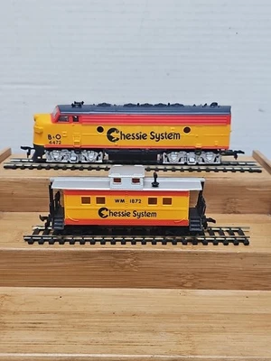 Life Like Chessie System B&O HO Scale 4472 F Unit Train Locomotive & Caboose - Image 1 of 4