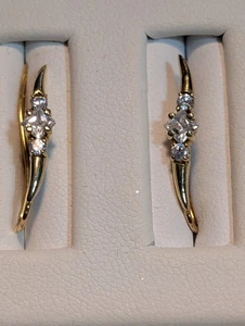 14K YELLOW GOLD~**PRINCESS & ROUND CUT CZ EAR PINS**~1.4 Grams~.8" LONG CLIMBER - Picture 1 of 8