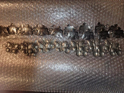 Cinturón de Vaquera Occidental de Metal Tono Plateado en Relieve Butterfly & Thunderbird Foto 1 de 4