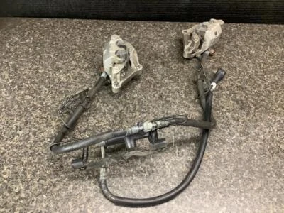 03 Pinzas de freno delanteras Yamaha V-Star 1100 XVS1100 84F Foto 1 de 2