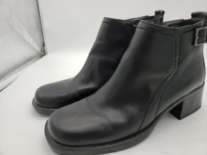 DOCKERS WOMEN'S BLACK ANKLE BOOT 6 M ZIP SILVER LOGO ANKLE BUCKLE - Picture 1 of 8