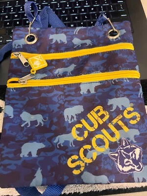 BSA Official Cub Scout Wolf Head blue and yellow Crossbody Bag  New - Image 1 of 2