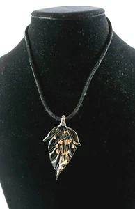 VINTAGE BLACK STRAND NECKLACE WITH BLACK/GOLD LEAF - Picture 1 of 6