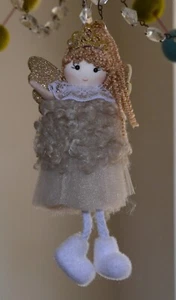 Bambola angelo fata beige nuova senza etichette peluche Natale inverno 6" ornamento da appendere - Foto 1 di 1