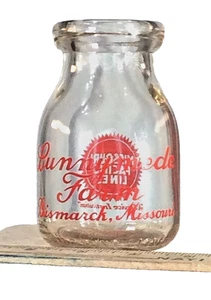 Botella de leche de media pinta vintage Missouri Pacific Lines Railroad Sunnymede Farm MO - Imagen 1 de 2