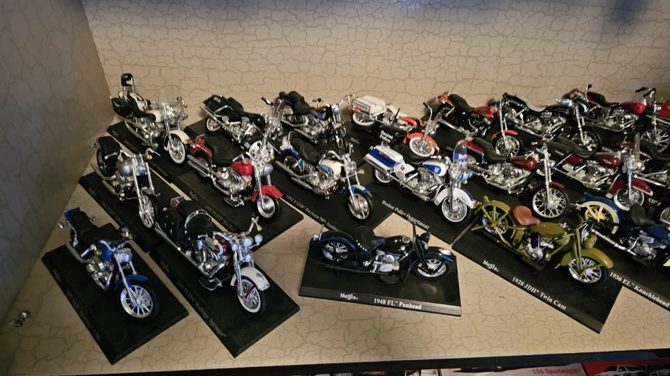 Modellini Harley Davidson Hachette Lotto - Immagine 1 di 4