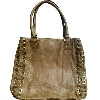 Bolso de mano ABRO de cuero italiano tostado con remaches dorados bolsillos interiores  Foto 1 de 4