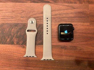 Apple Watch Series 2 A1758 (42mm) Smart Watch Fitness Tracker - Tested & Reset - Zdjęcie 1 z 3