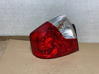 2006 2007 英菲尼迪 M35 M35X M45 左发球杆 LH 侧尾灯 Oem U0815 DW — 第 1/4 张图片